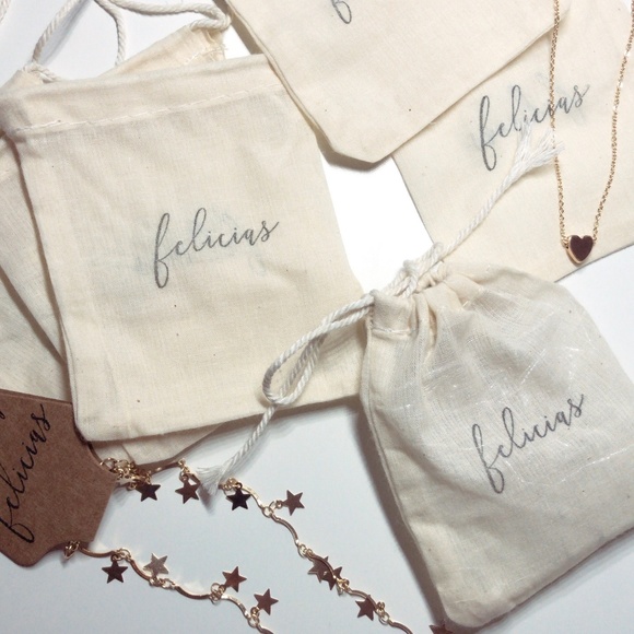 🆕 RESTOCKED Dainty Star Necklace - Picture 4 of 4